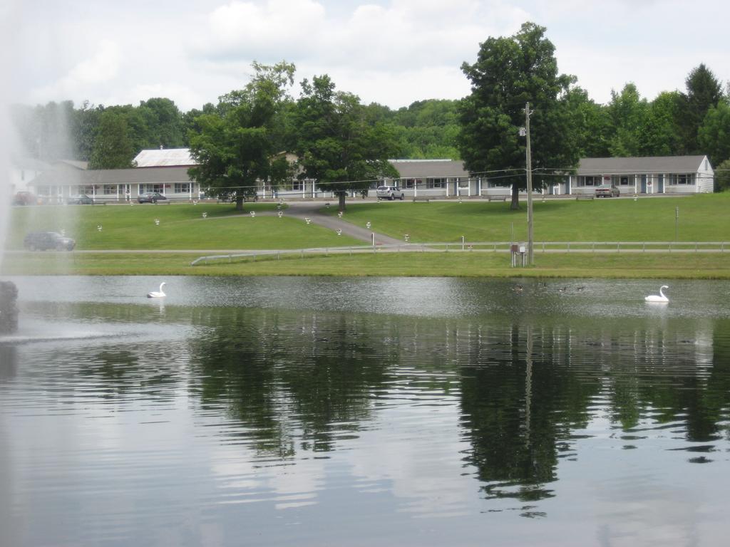 Fountain View Motel Richfield Springs Exteriör bild
